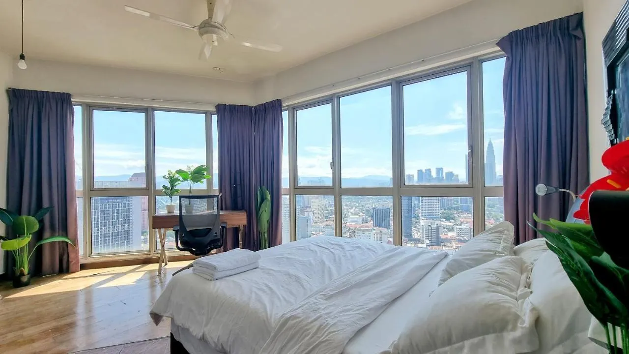 Penthouse On 34 - The Highest Unit And Best Views In Regalia & Private Rooftop Terrace Kuala Lumpur Hostel