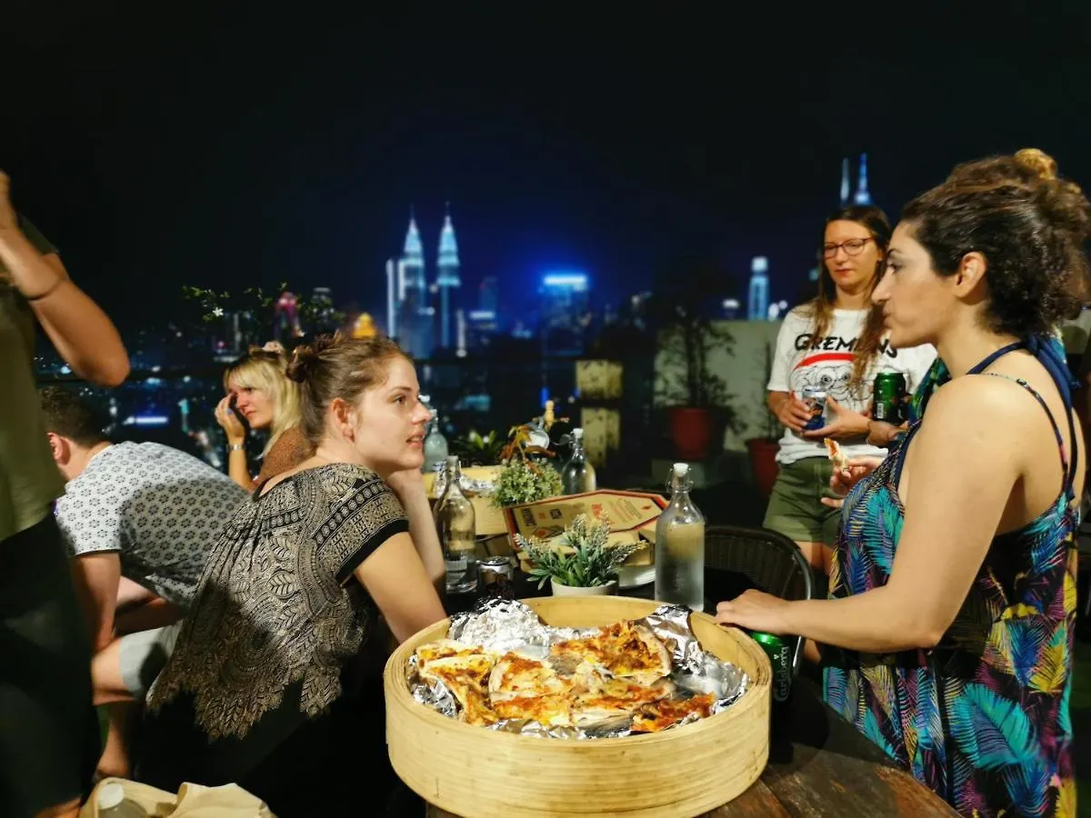Penthouse On 34 - The Highest Unit And Best Views In Regalia & Private Rooftop Terrace Kuala Lumpur Hostel