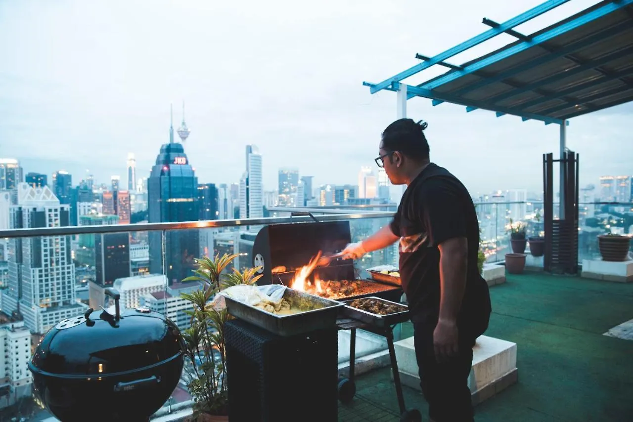 Penthouse On 34 - The Highest Unit And Best Views In Regalia & Private Rooftop Terrace Kuala Lumpur Hostel