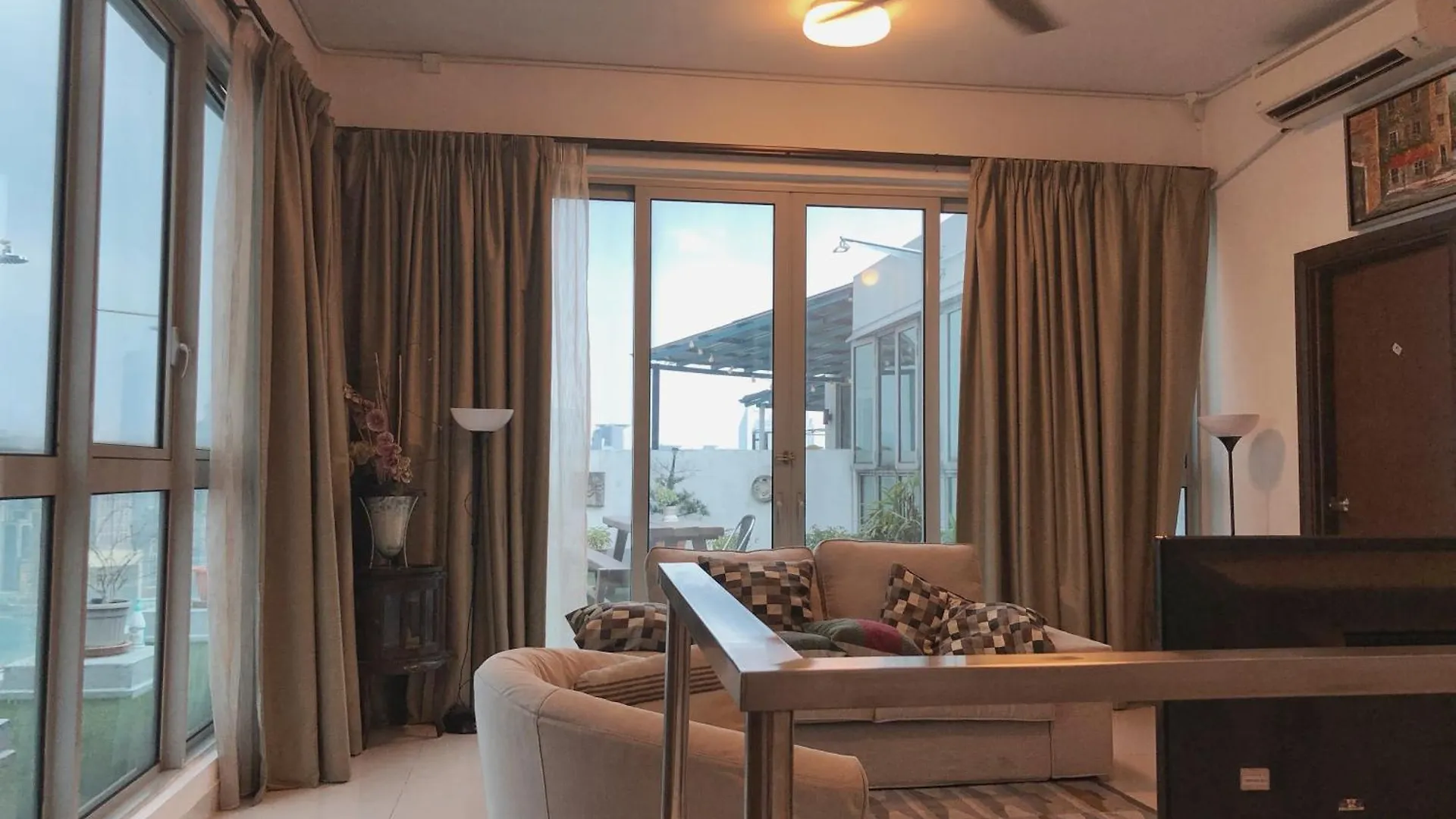 Penthouse On 34 - The Highest Unit And Best Views In Regalia & Private Rooftop Terrace Куала-Лумпур Хостел