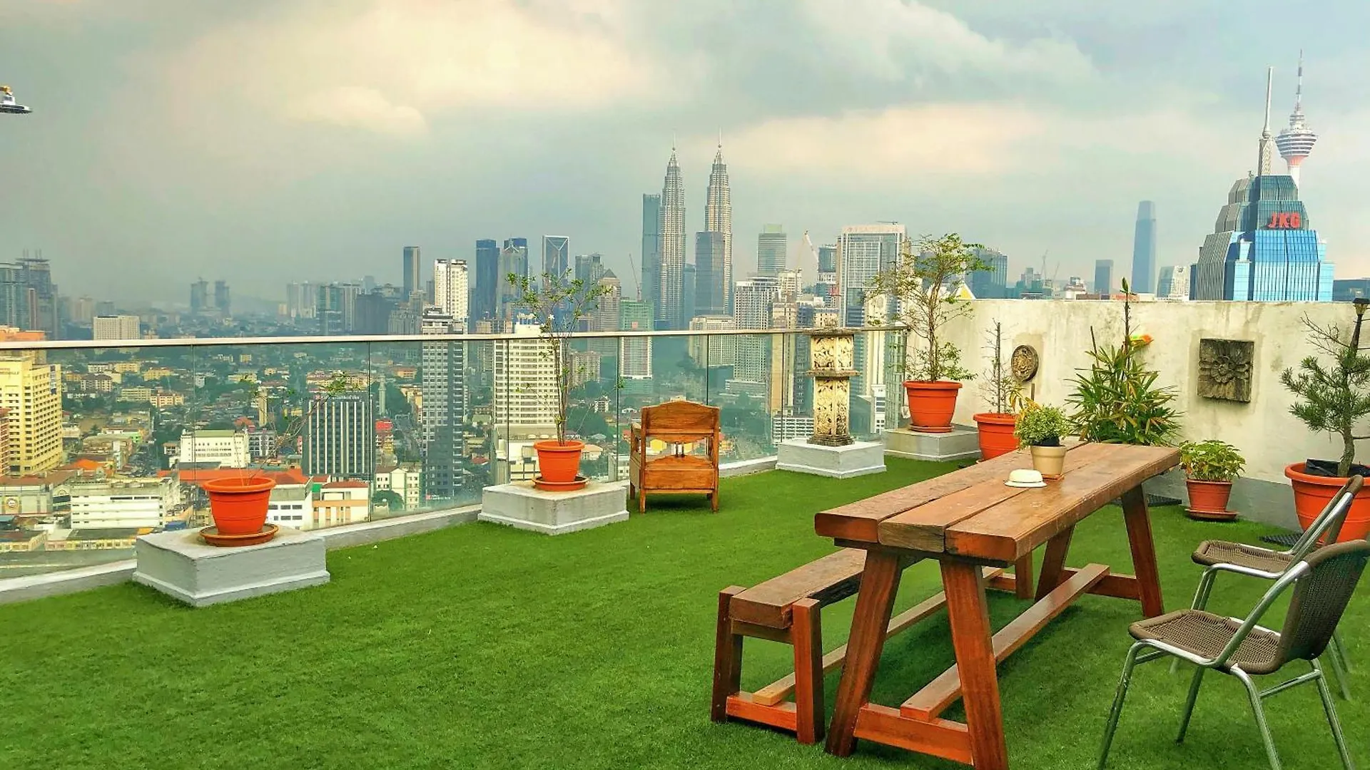Penthouse On 34 - The Highest Unit And Best Views In Regalia & Private Rooftop Terrace Куала-Лумпур 0*,  Малайзия