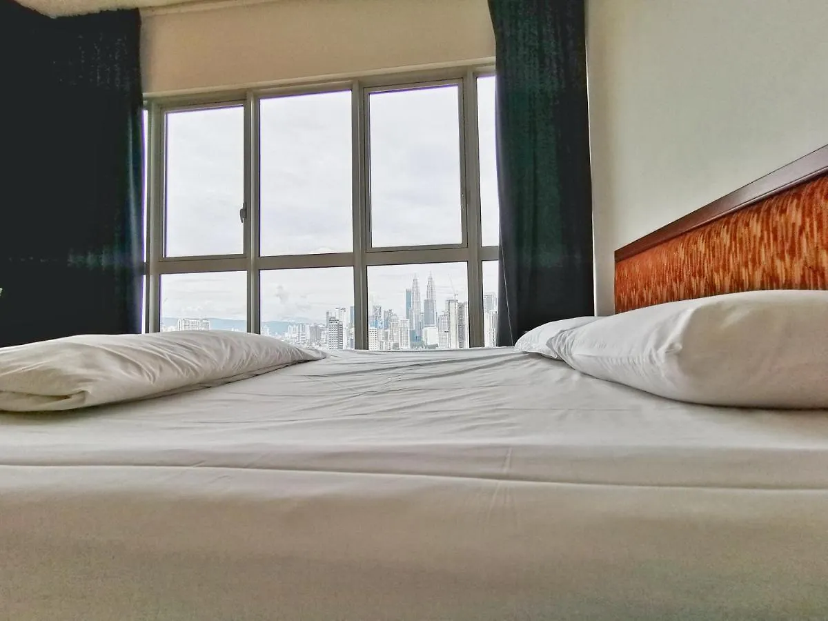 Penthouse On 34 - The Highest Unit And Best Views In Regalia & Private Rooftop Terrace Куала-Лумпур 0*,  Малайзия